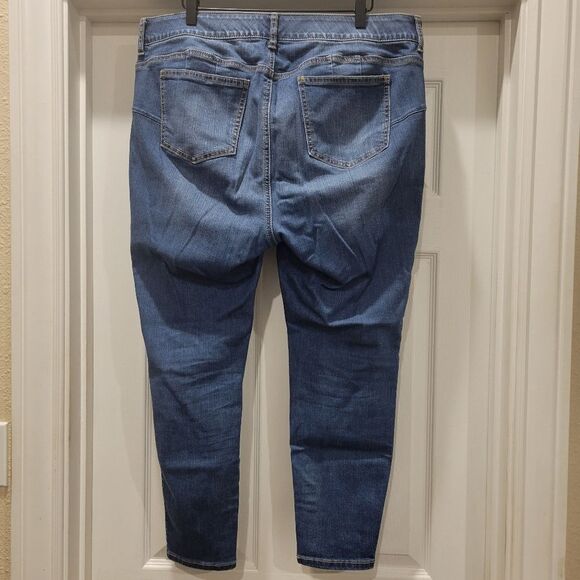 Torrid Bombshell Skinny, 20S - Picture 2 of 12